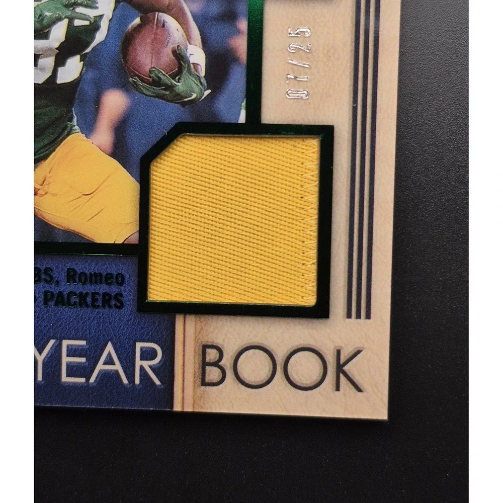 2022 Panini Playbook Romeo Doubs #YS-40 Yearbook Swatches Green /25 (MEM, RC)